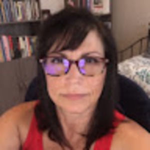 Meet your Posher, Debi